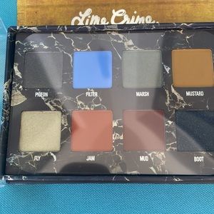 Venus Eyeshadow.. Brand new in Box